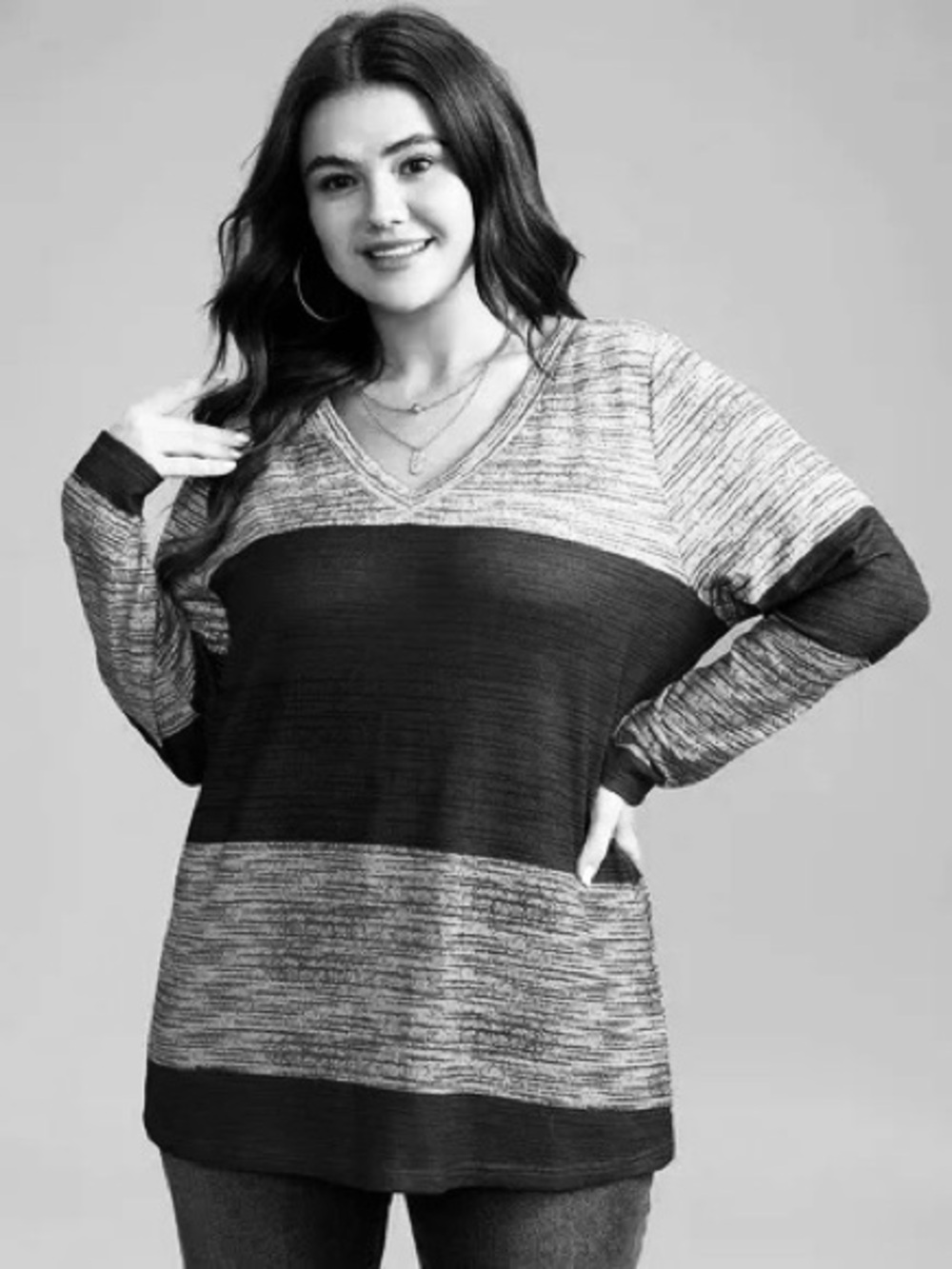 NWT BloomChic 30 Striped V-Neck top